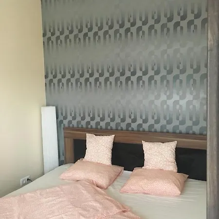 Club218 Lilly Wellness Apartman Апартаменты Шиофок