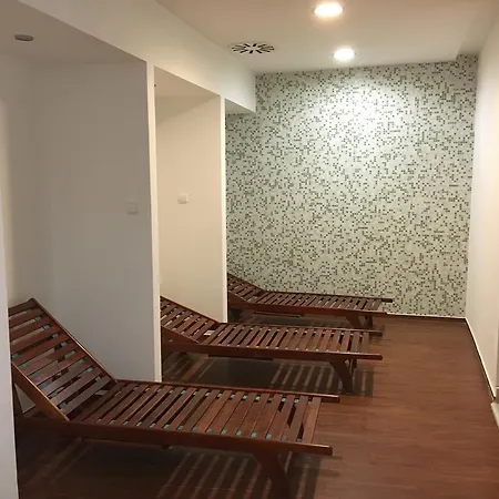 Апартаменты Club218 Lilly Wellness Apartman Шиофок