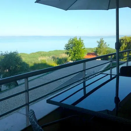 Club218 Lilly Wellness Apartman