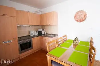 Club218 Lilly Wellness Apartman Апартаменты Шиофок