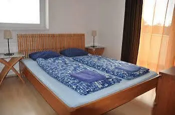 Club218 Lilly Wellness Apartman Апартаменты Шиофок