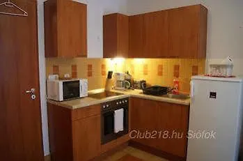 Club218 Lilly Wellness Apartman Апартаменты *