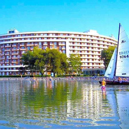 Club218 Lilly Wellness Apartman Шиофок