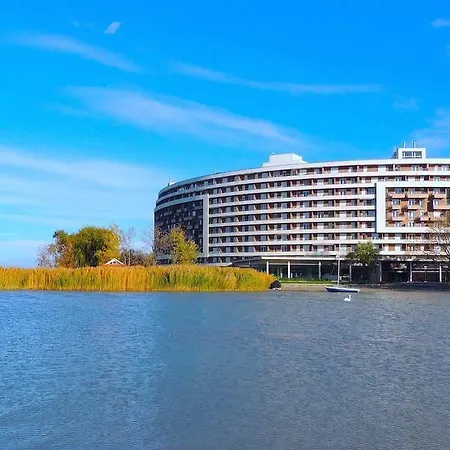 Апартаменты Club218 Lilly Wellness Apartman