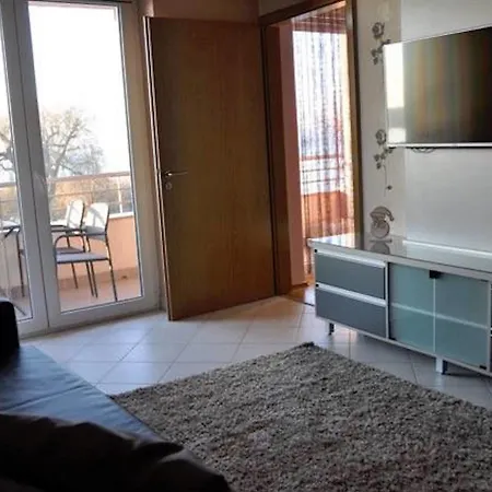 Апартаменты Club218 Lilly Wellness Apartman