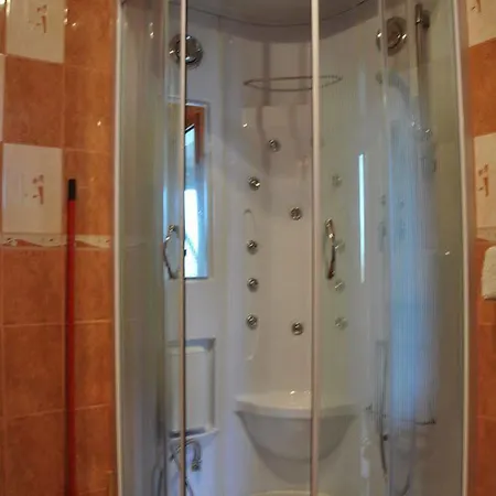 Апартаменты Club218 Lilly Wellness Apartman