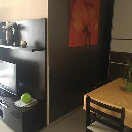 Club218 Lilly Wellness Apartman Апартаменты *