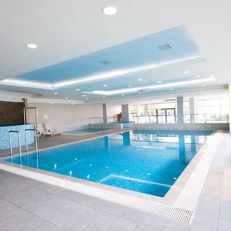 Club218 Lilly Wellness Apartman Апартаменты Шиофок