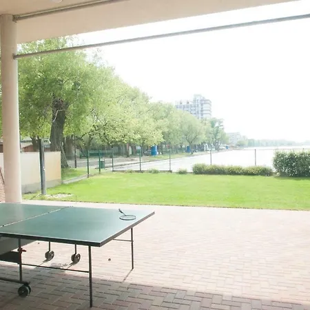 Club218 Lilly Wellness Apartman Шиофок