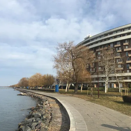 Club218 Lilly Wellness Apartman Апартаменты *
