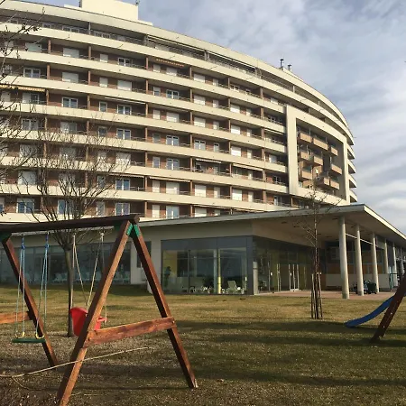 Club218 Lilly Wellness Apartman Апартаменты *